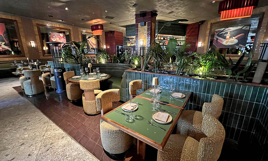 El gran sal�n interior de Jer�nimo Santiago - Jeronimo Santiago