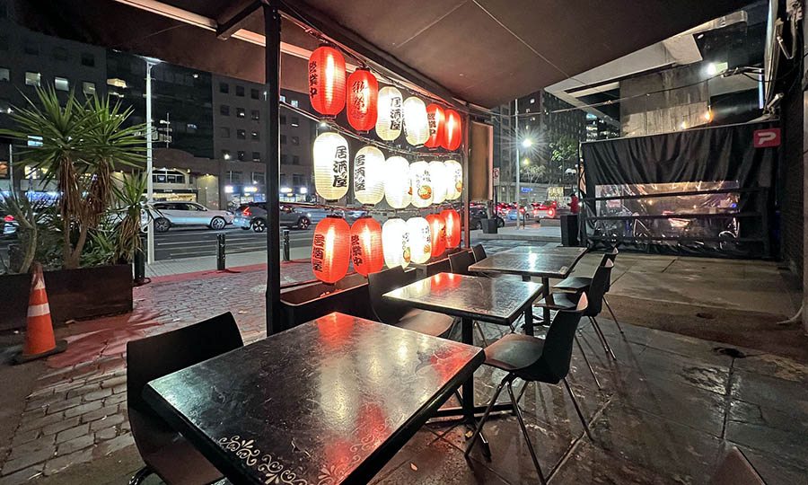 La terraza de Doga Sushi Nikkei 