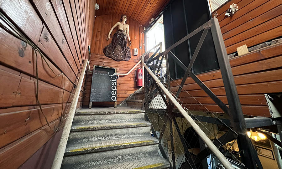 Escalera el 4º piso y terraza