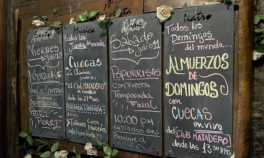 Detalles del bar restaurante La Chimenea en el centro de Santiago