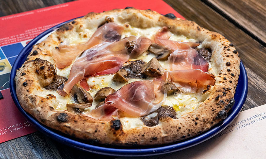 Encantadora Pizza Tartufina - Brunapoli - Nueva Costanera