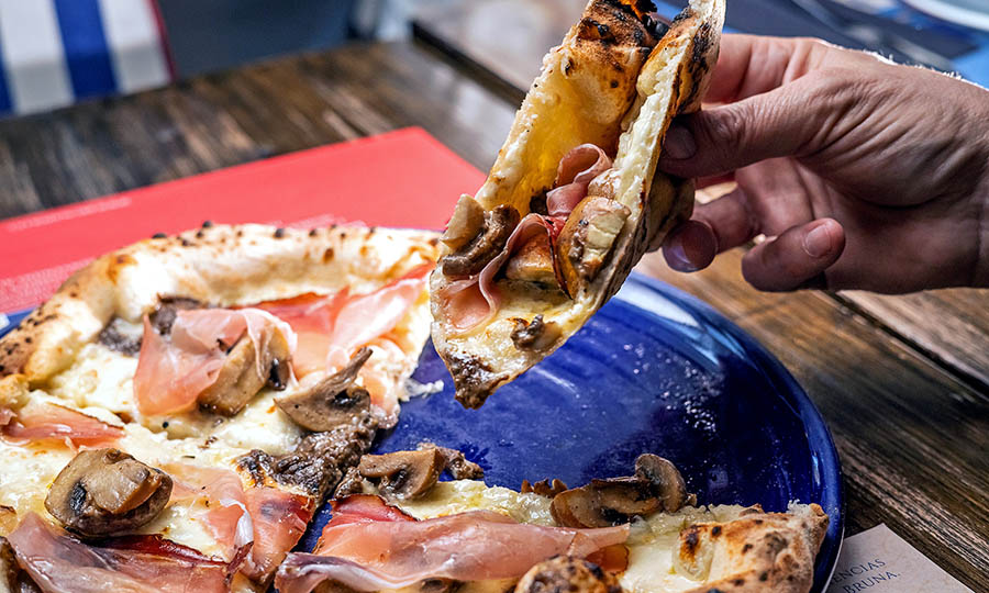 Encantadora Pizza Tartufina - Brunapoli - Nueva Costanera