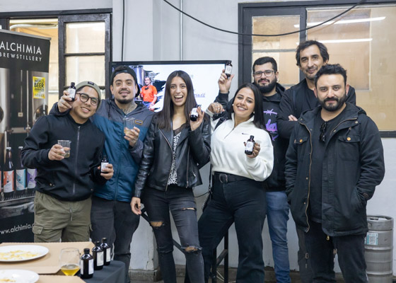Segunda visita a Alchimia Brewstillery organizada por 800.cl