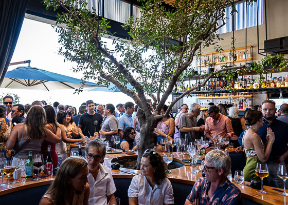 Fukasawa celebr� su segundo aniversario con m�s de 650 invitados