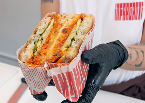 Infraganti: Inesperada sabrosura italiana con sus Panini al paso