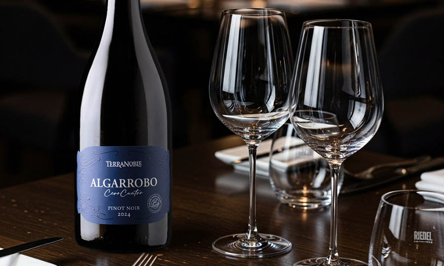 Vi�a terranoble lanza �Algarrobo Cero Cuatro�, un pinot noir de alta gama que expresa el origen costero del valle de casablanca